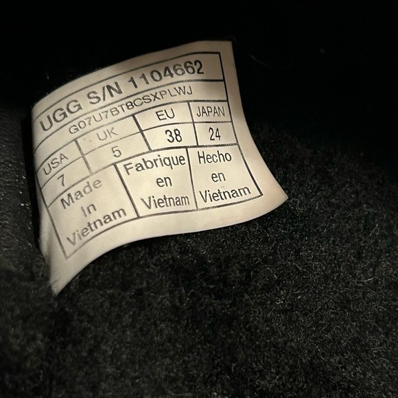 UGG Fuzz Yeah Black Furry Comfy Slipper Slide Slip on Sandal with buckle Size 7 - Picture 6 of 8